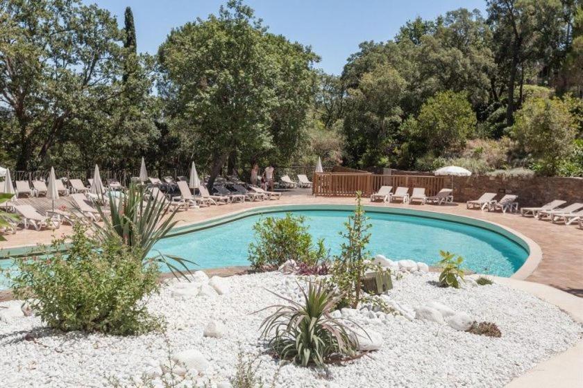 Les Restanques Maison Du Lac 4 Chambres Grimaud Exteriér fotografie